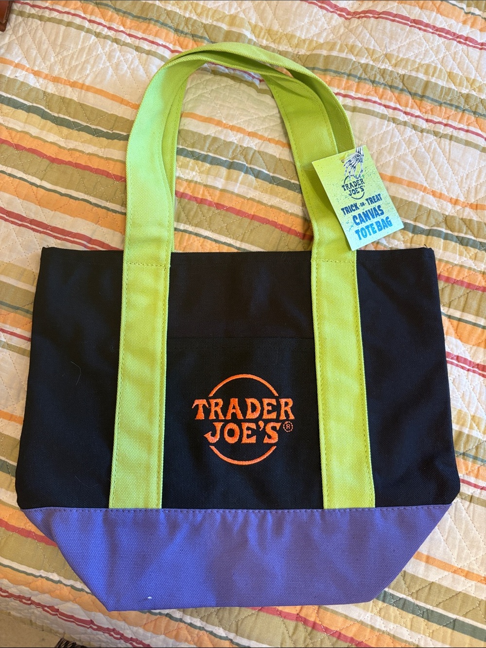 Trader Joe’s Black Canvas Tote Bag with Lime Handles Purple & black NWT